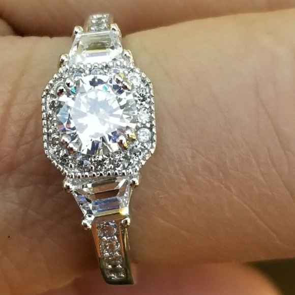 Yes it's Available Jewelry - 1ct  Engagement Ring Diamond Synthetic CZ